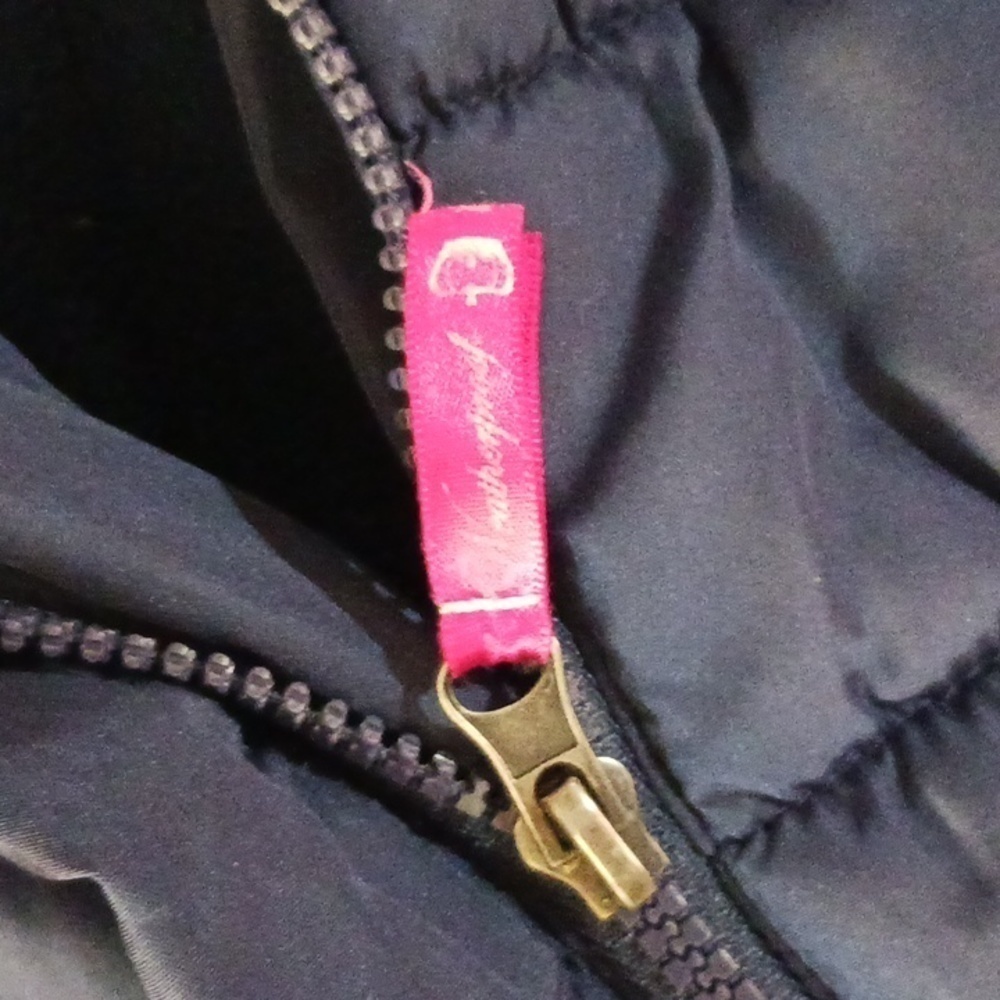 Weatherproof  puffy large blue jacket on rack - Picture 6 of 8